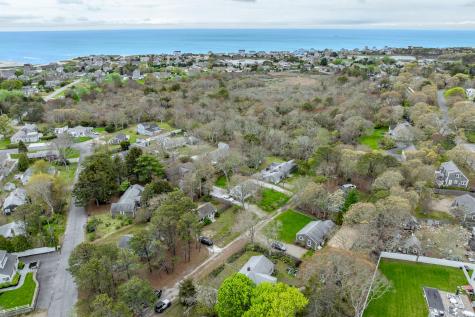 7 Oak Leaf Lane Dennis MA 02670