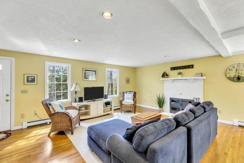5 Quail Run Lane Sandwich MA 02537