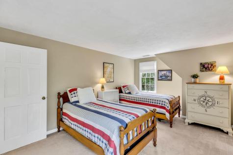 5 Quail Run Lane Sandwich MA 02537