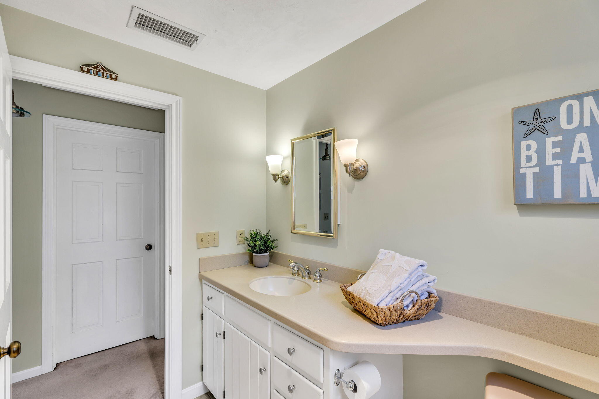 5 Quail Run Lane Sandwich MA 02537