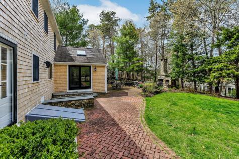 5 Quail Run Lane Sandwich MA 02537