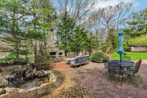 5 Quail Run Lane Sandwich MA 02537