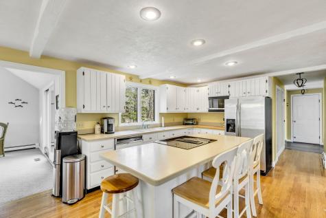 5 Quail Run Lane Sandwich MA 02537