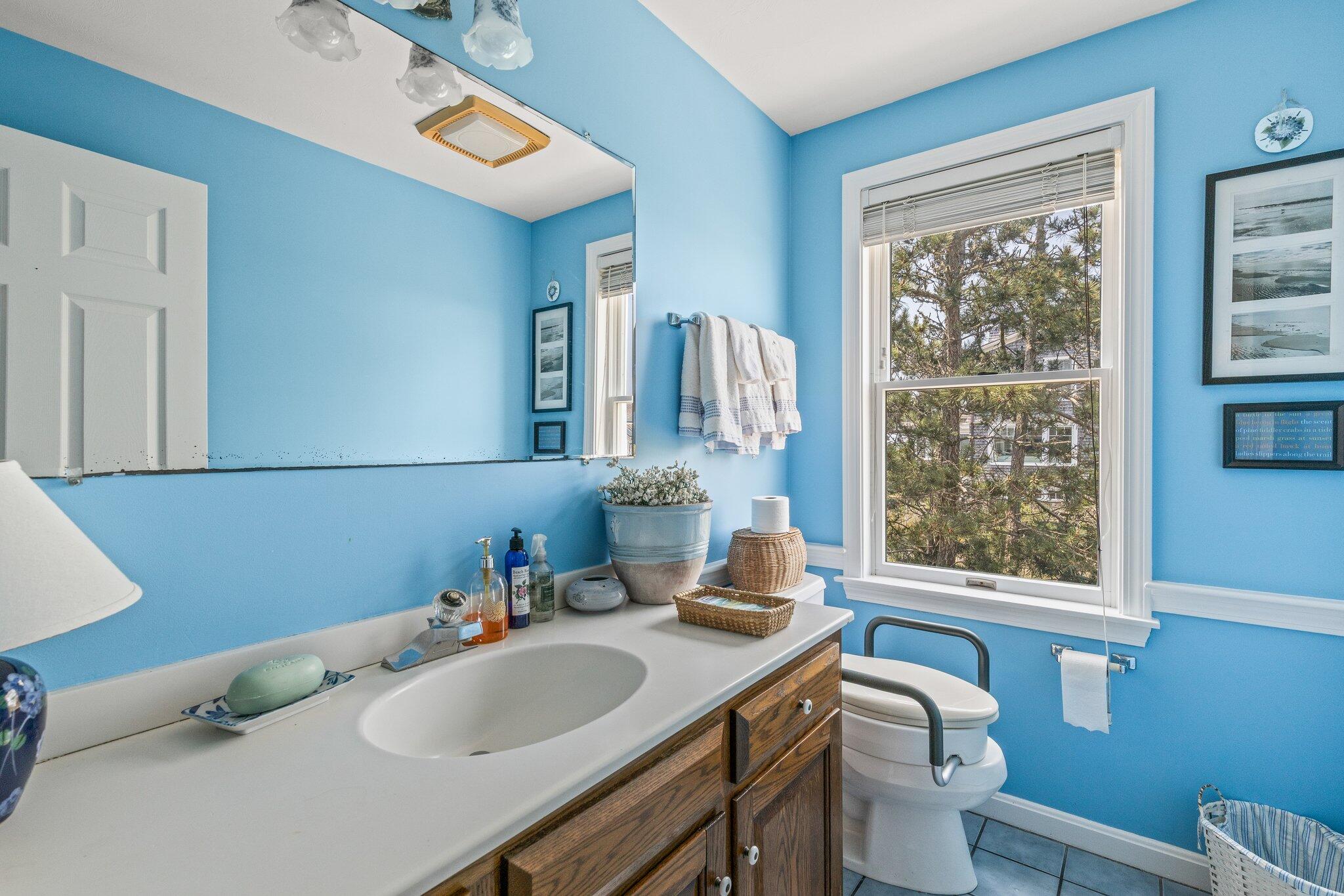 7 Sea Street Harwich MA 02646