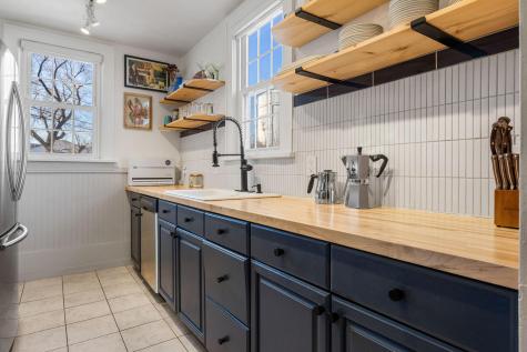 26 Winslow Street Provincetown MA 02657