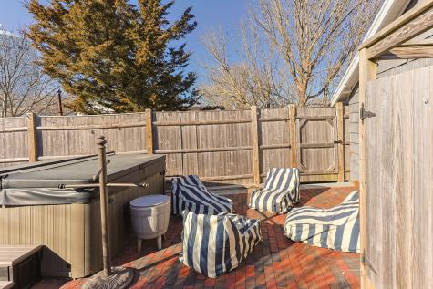 26 Winslow Street Provincetown MA 02657