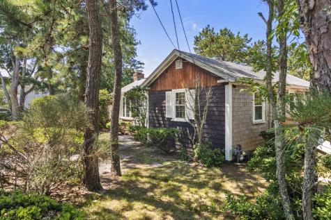 107 Shorewood Drive Teaticket MA 02536