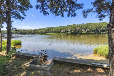 107 Shorewood Drive Teaticket MA 02536
