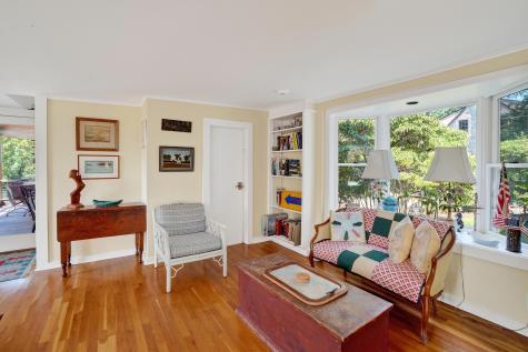 88 Franklin Street Vineyard Haven MA 02568