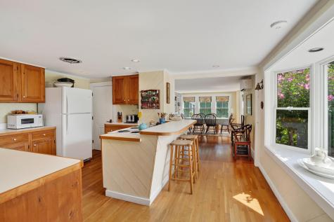 88 Franklin Street Vineyard Haven MA 02568