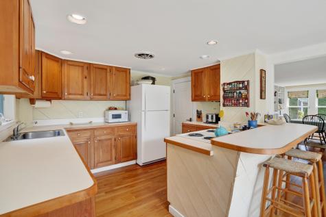 88 Franklin Street Vineyard Haven MA 02568