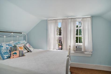 88 Franklin Street Vineyard Haven MA 02568