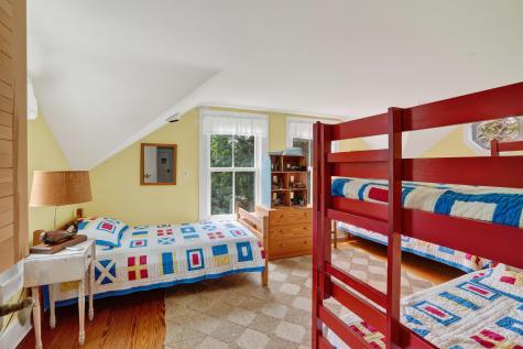 88 Franklin Street Vineyard Haven MA 02568