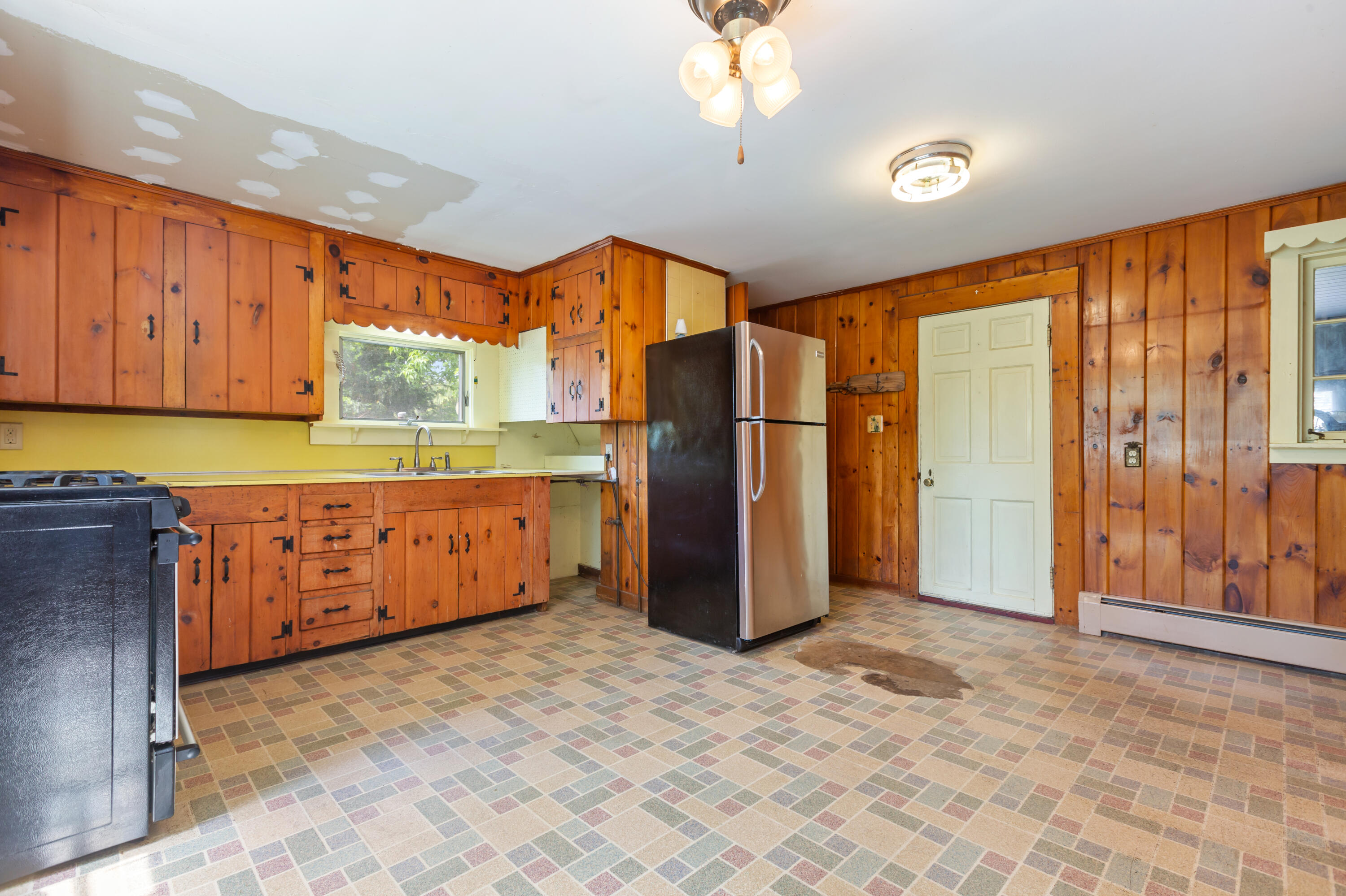 22 Browne Street Provincetown MA 02657