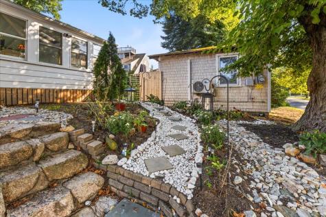 17 Coddington Road Barnstable MA 02632