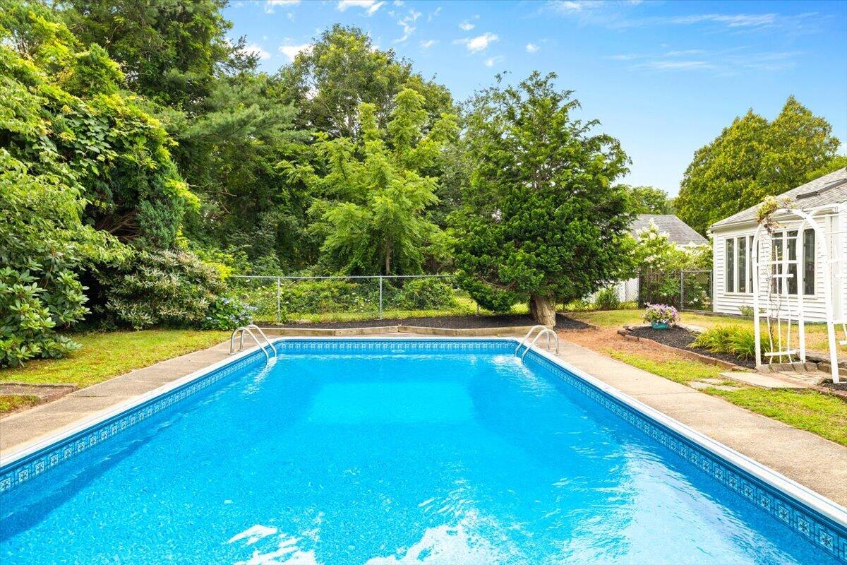 33 Homestead Lane Teaticket MA 02536