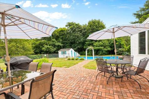 33 Homestead Lane Teaticket MA 02536