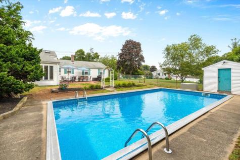 33 Homestead Lane Teaticket MA 02536