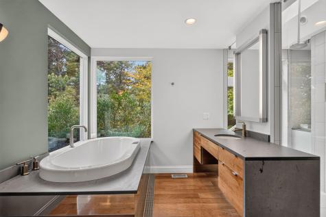 4 Sylvias Way Truro MA 02666