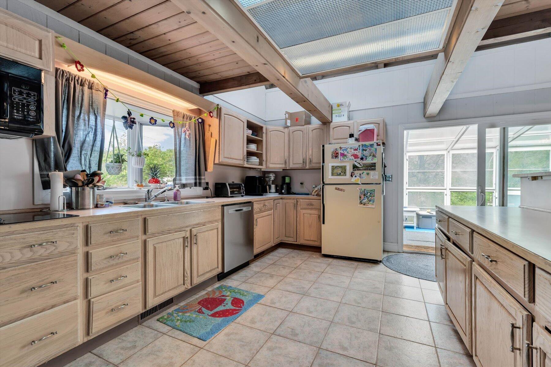 2231 Meetinghouse Way West Barnstable MA 02668