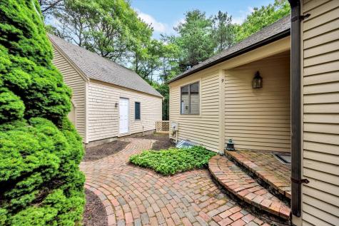9 North Way Mashpee MA 02649