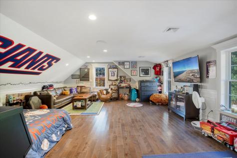 35 Spinnaker Drive Mashpee MA 02649