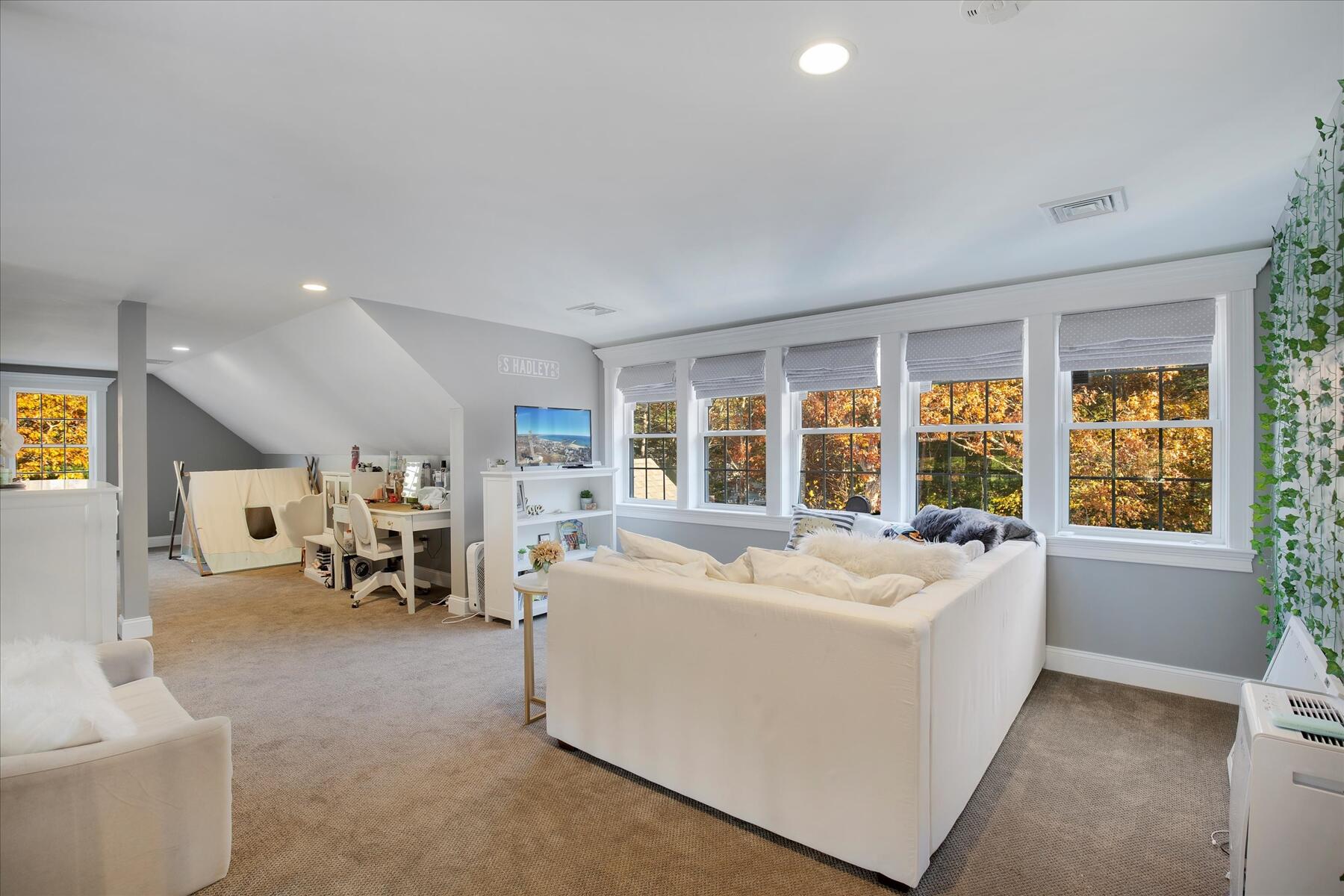 35 Spinnaker Drive Mashpee MA 02649