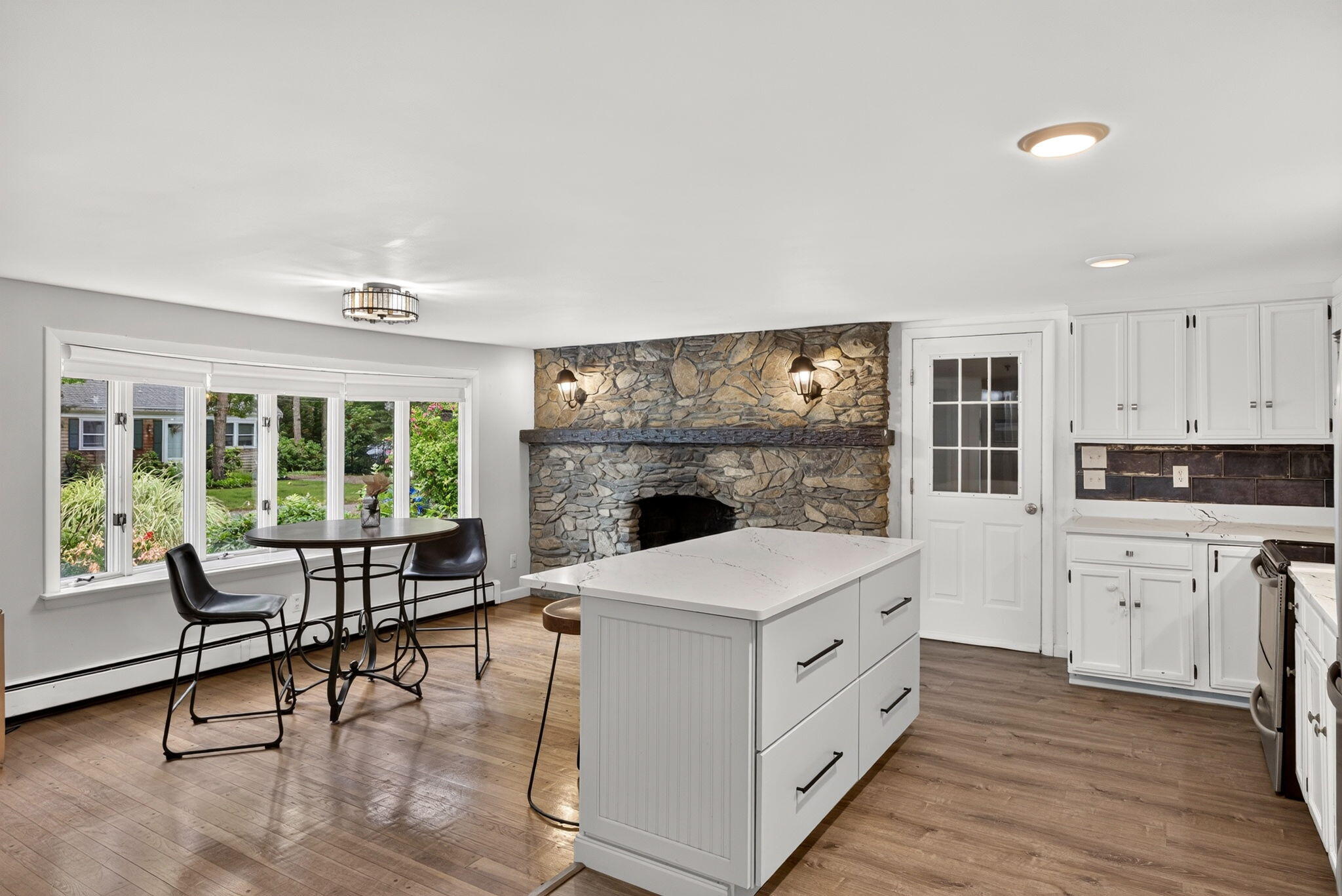 14 Veeder Drive Teaticket MA 02536