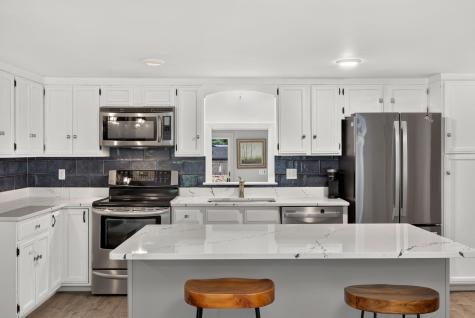 14 Veeder Drive Teaticket MA 02536