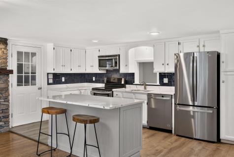 14 Veeder Drive Teaticket MA 02536
