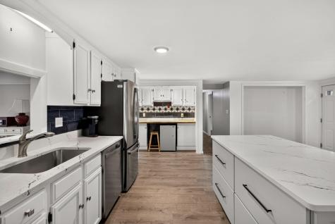 14 Veeder Drive Teaticket MA 02536