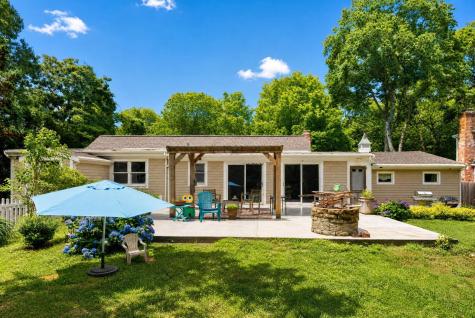 14 Veeder Drive Teaticket MA 02536