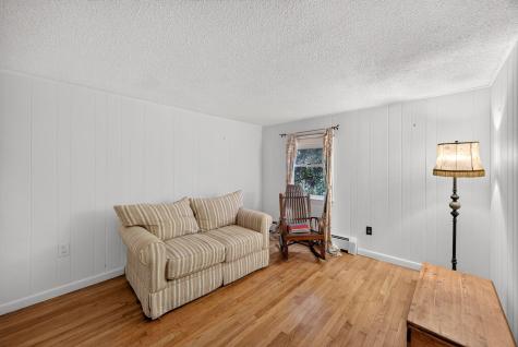 14 Veeder Drive Teaticket MA 02536