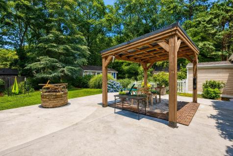 14 Veeder Drive Teaticket MA 02536