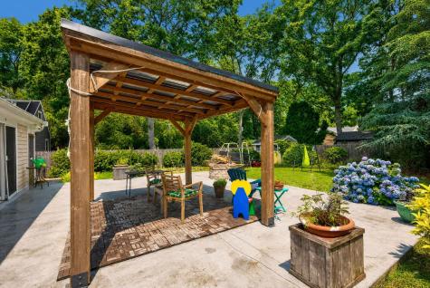 14 Veeder Drive Teaticket MA 02536