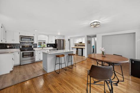 14 Veeder Drive Teaticket MA 02536