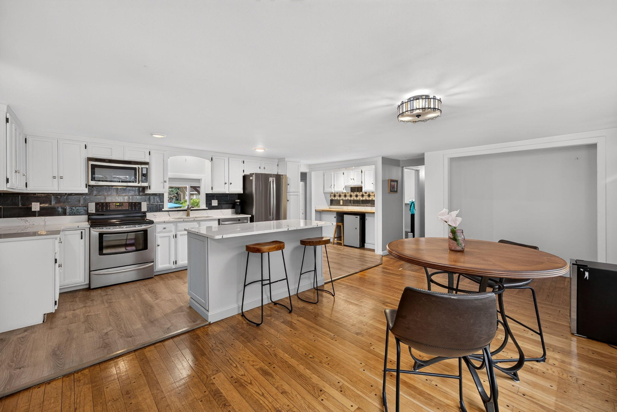 14 Veeder Drive Teaticket MA 02536