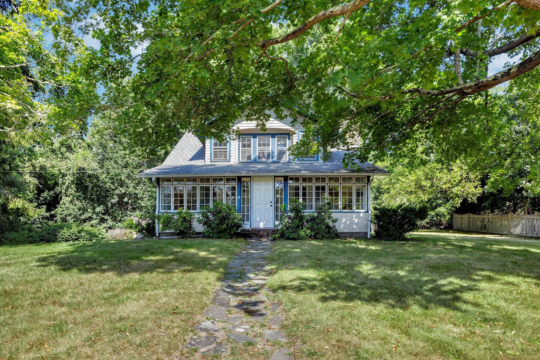 29 Phinney's Lane Barnstable MA 02632