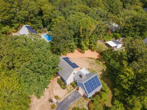 7 Horseshoe Circle Sandwich MA 02563