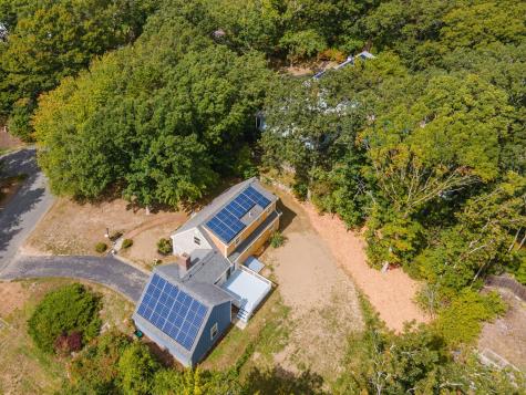 7 Horseshoe Circle Sandwich MA 02563