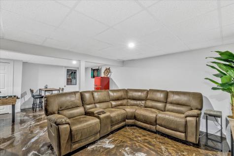 20 Windsor Way Mashpee MA 02649