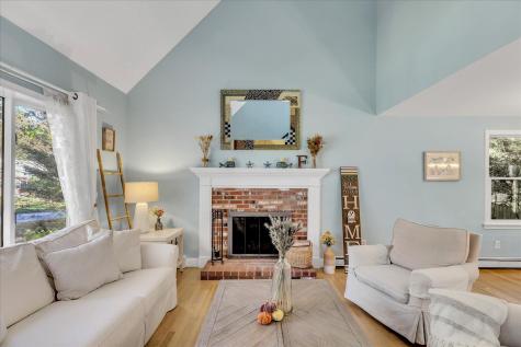 20 Windsor Way Mashpee MA 02649