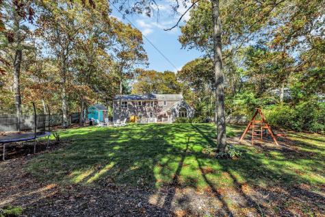 20 Windsor Way Mashpee MA 02649