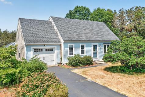 12 Cransbourne Circle Mashpee MA 02649