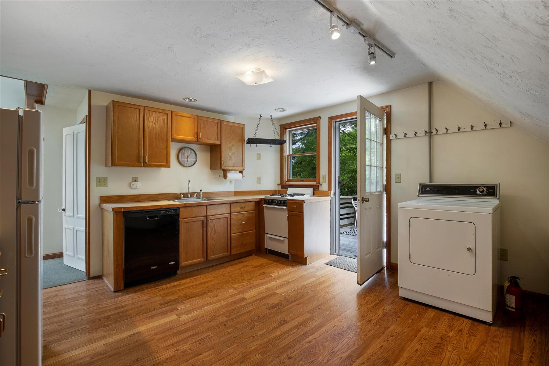 820 Ma-28 Harwich MA 02646