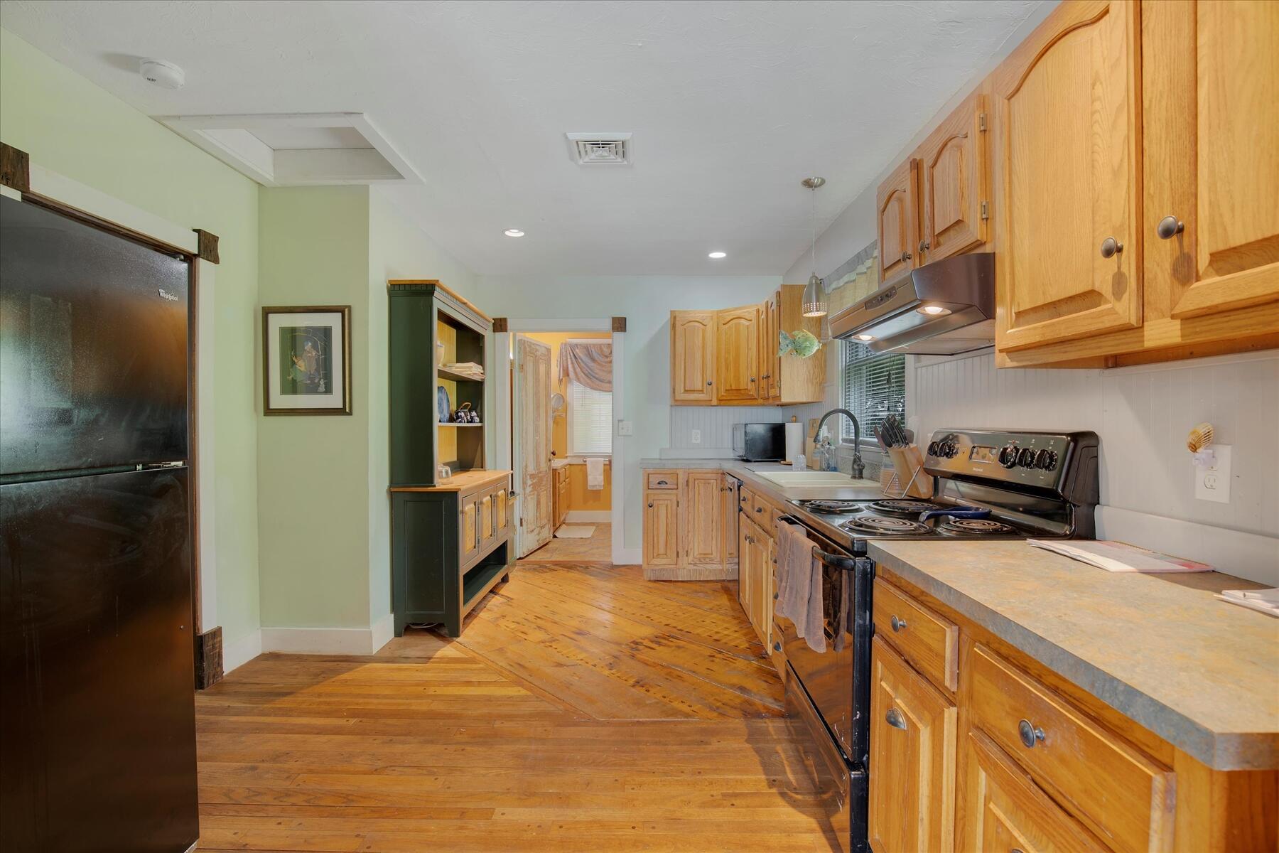 820 Ma-28 Harwich MA 02646