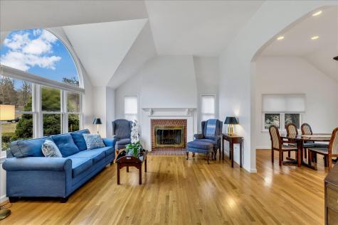 73 Ennsbrook Drive Falmouth MA 02536
