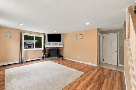 19 Louise Lane East Falmouth MA 02536