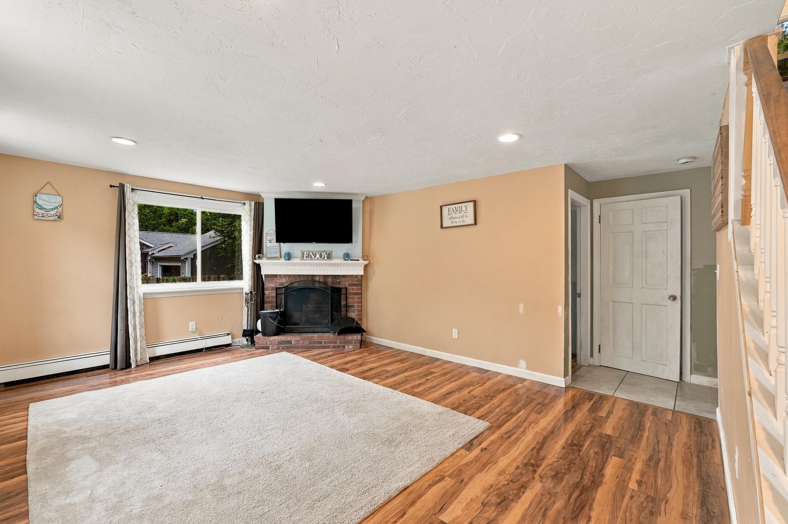 19 Louise Lane East Falmouth MA 02536