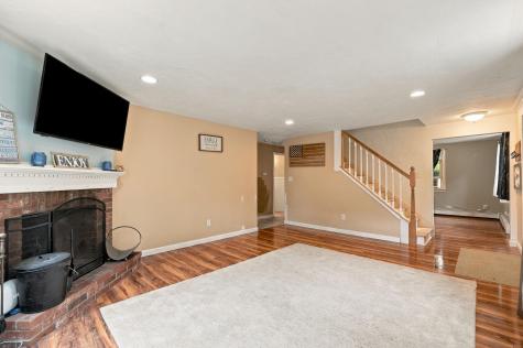 19 Louise Lane East Falmouth MA 02536
